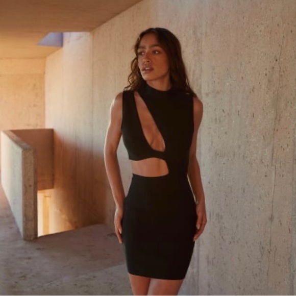 Herve Leger Dresses & Skirts - Herve Leger Banded Bodycon Dress size small